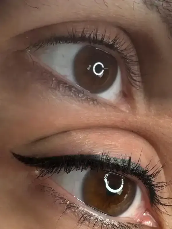 CLASSIC EYELINER
